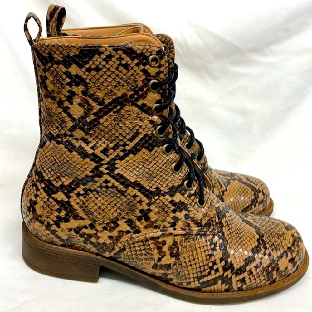 Maya faux leather snakeskin lace up boots ladies sz 6